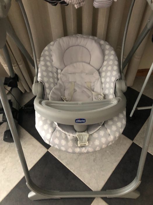 Baloiço Chicco novo