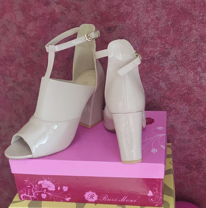 Женские кожание босоножки пр-ва Испания