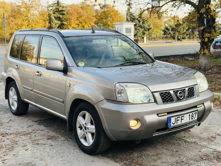 Продам Nissan X-Trail 2.2 дизель на боевом ходу !