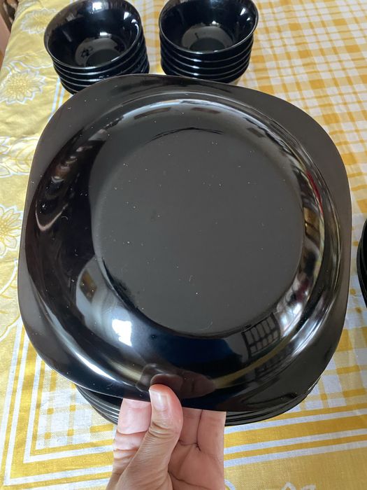 Conjunto (36unid) pratos e taças como novos, sem riscos, 36 unid