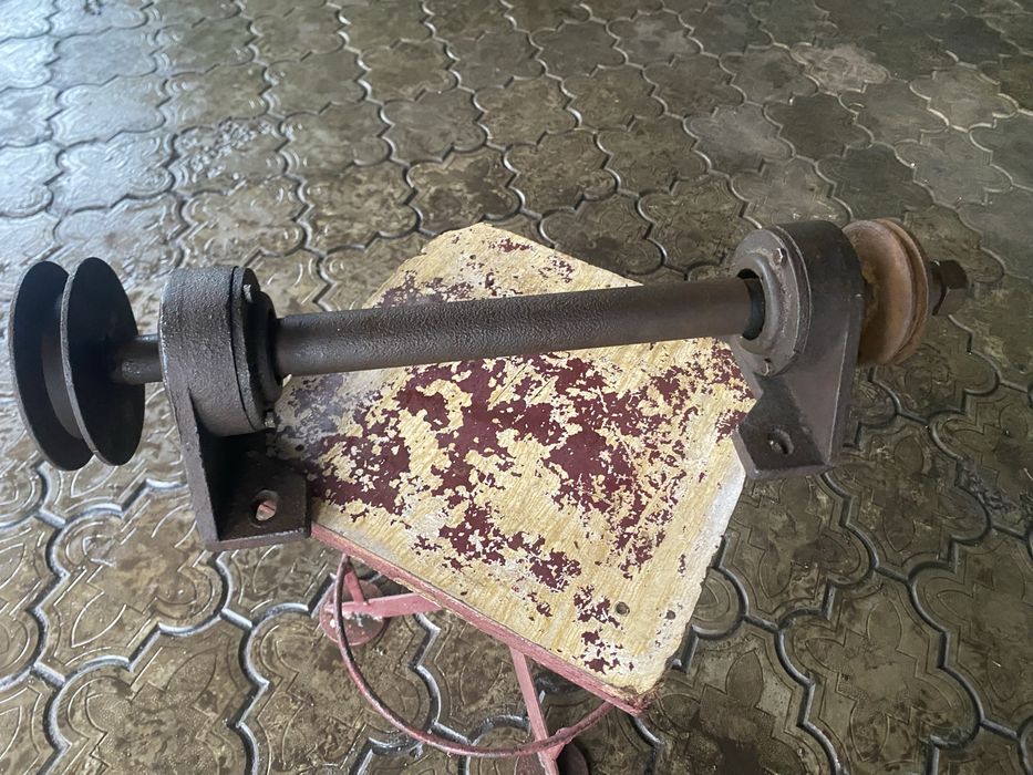 Продам вал з корпусами