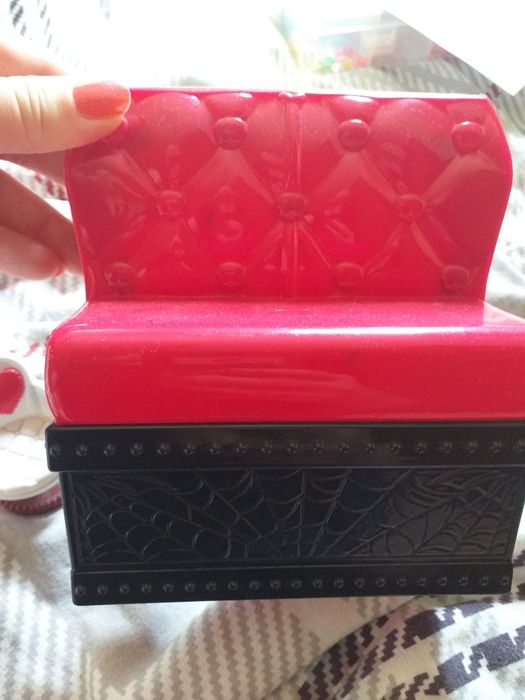 Mebelki Monster High