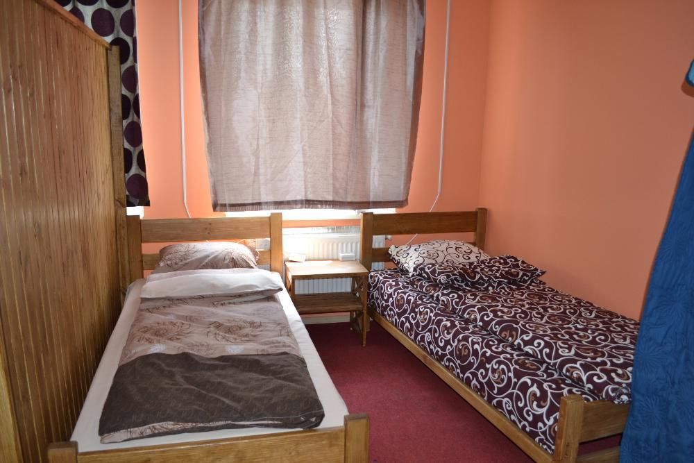 Хостел  р-н Хмельницького шосе койко-місце вул.Генерала АрабеяСвітло є