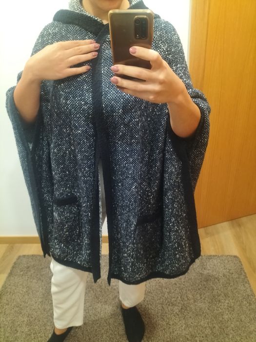 Poncho azul de lã