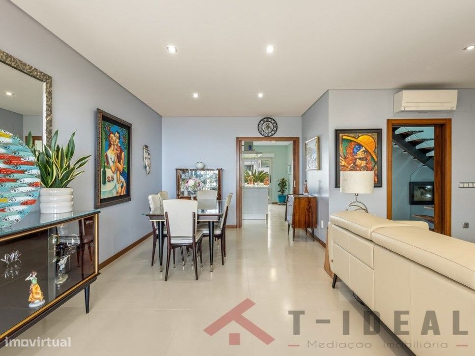 Moradia T4 - Primeira linha de Mar