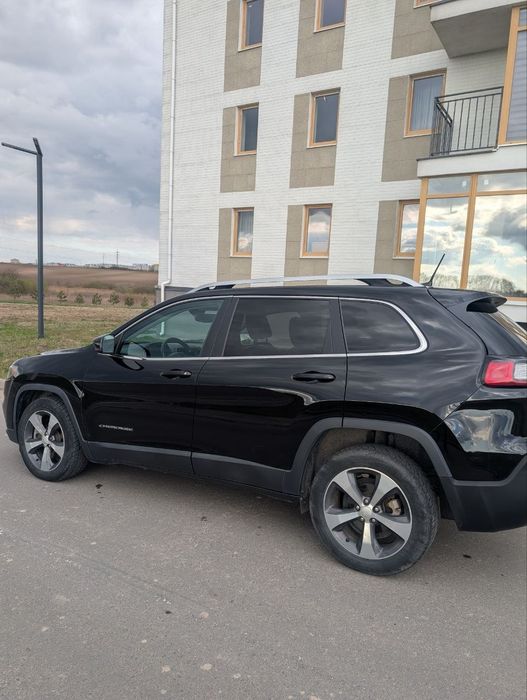 jeep cherokee 2,4 л