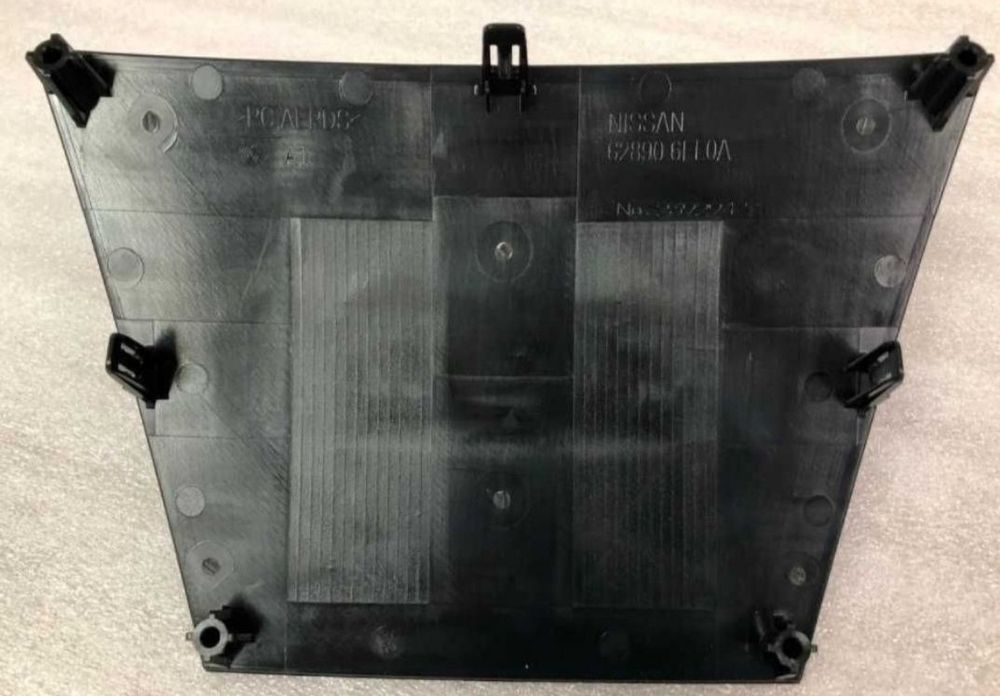 Емблема Nissan Rogue 2015 2017 2019 2021 2023 2024 знак Нисан Рог Т33