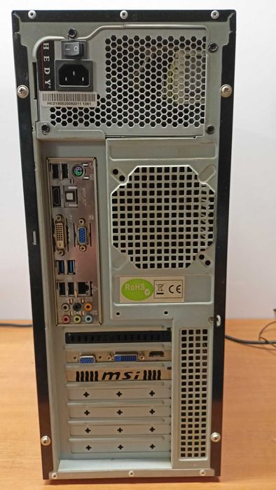 Komputer stacjonarny PC z monitorem 8GB RAM 120GB SSD 500GB HDD W10