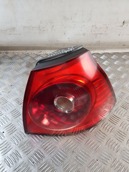 Lampa Prawa Tył W Błotnik 4Vfx13404Aa + Wkład Vw Golf V 04R- Europa