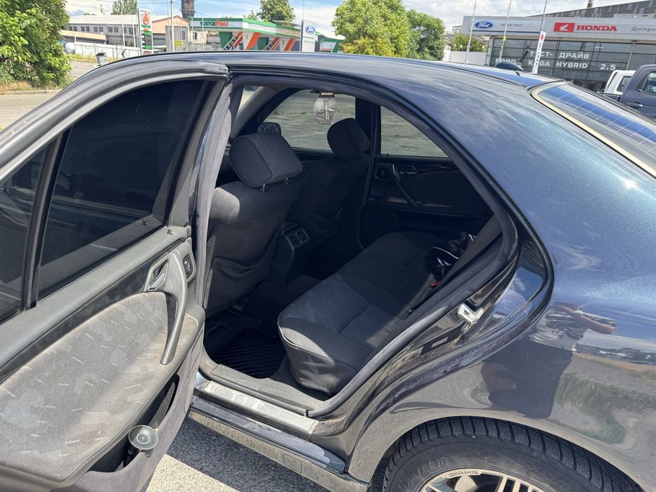 Mercedes-benz e320 CDI w210