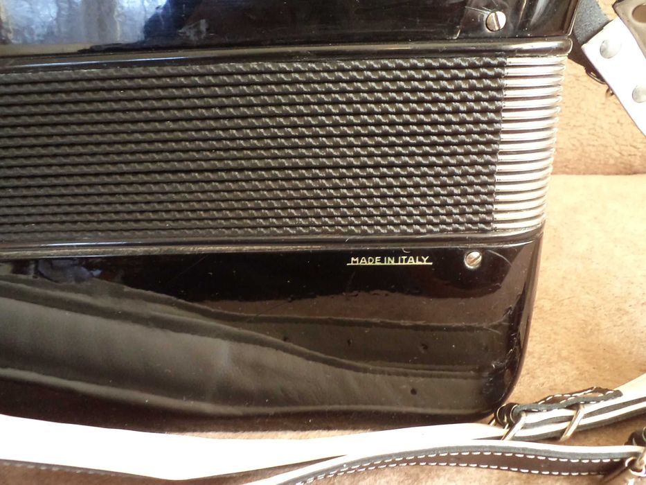 Akordeon I. BUSILACCHIO 120 basów