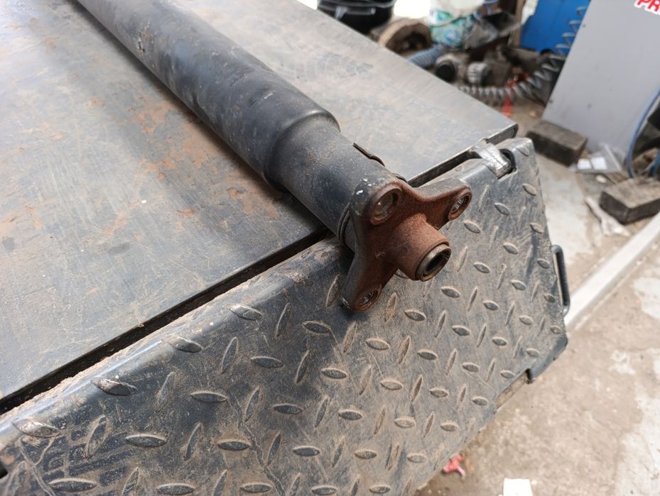 BMW E60 3.0d 235km wał napędowy Manual