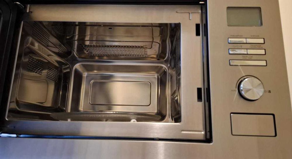 Micro-ondas Encastre JOCEL JME01466 (25 L - Com Grill - Inox) avariado
