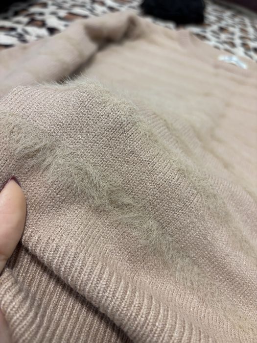 Світерок дуже теплий і ніжний