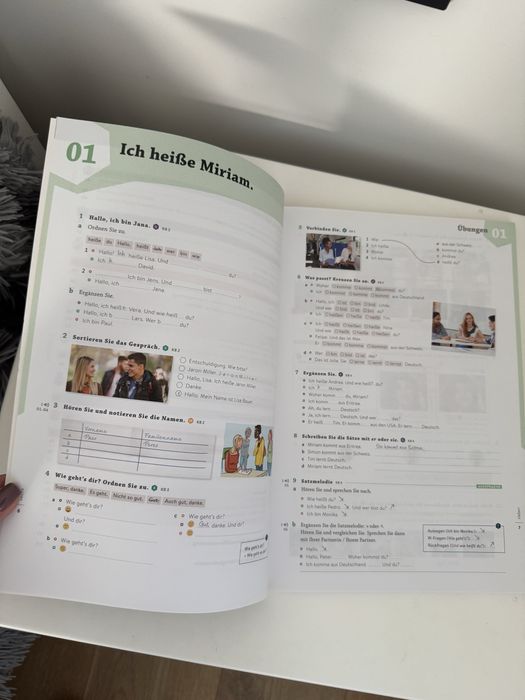 Momente A1.1. Arbeitsbuch Deutsch підручник зошит з німецької DaF