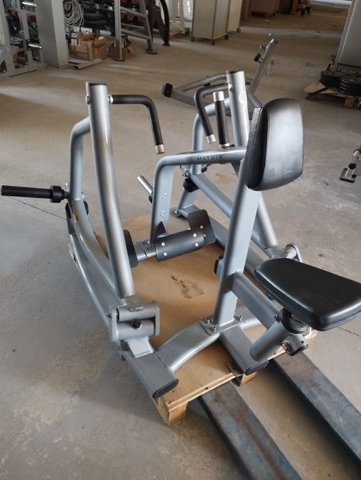 Maszyna hammer na plecy wiosłowanie seated row Matrix