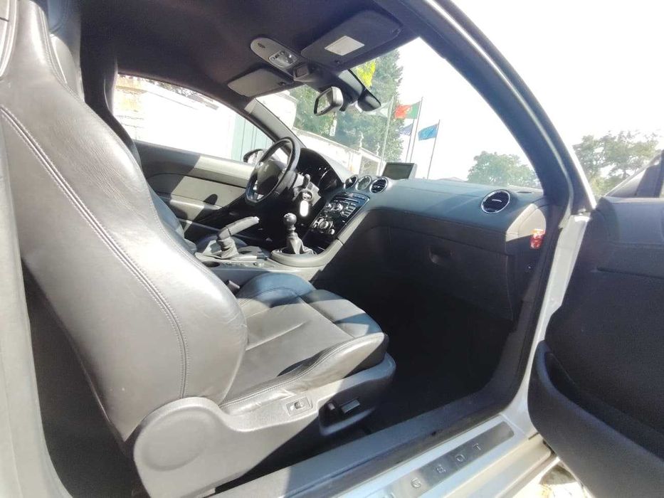 Peugeot RCZ 2.0 HDi 163cv • Pele • Som JBL •