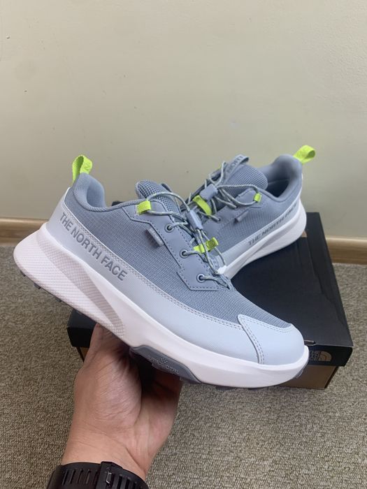Buty the north face