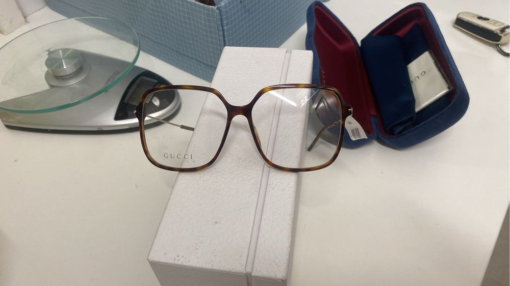Vendo oculos da GUCCI NOVOS !!!