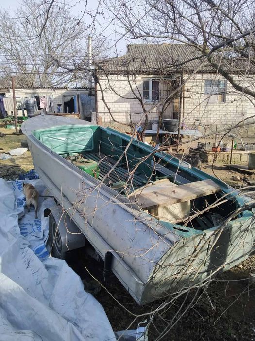 Лодка казанка с мотором и Вихрем