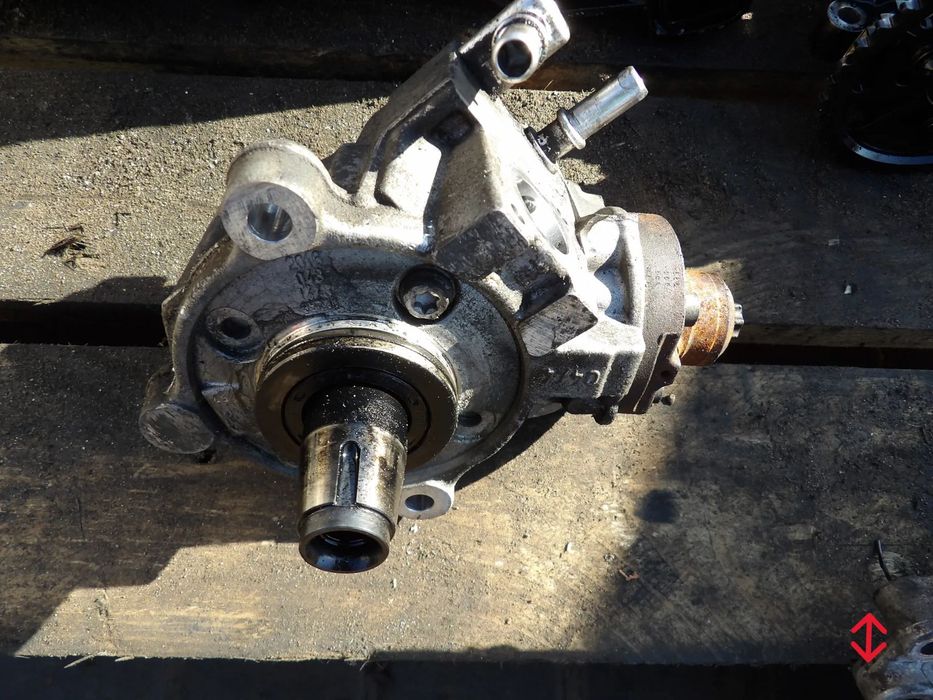 BMW - F45,F46,F48 - B47C20A - POMPA WTRYSKOWA - 8511626