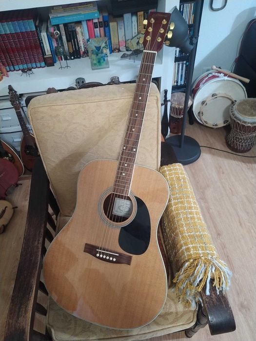 Guitarra acustica Western Guitar C. Giant. Excelente estado. Madeira de mogno e abeto.