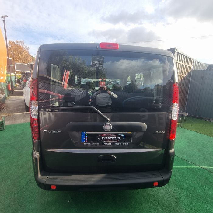 Fiat Doblo (7 lugares)