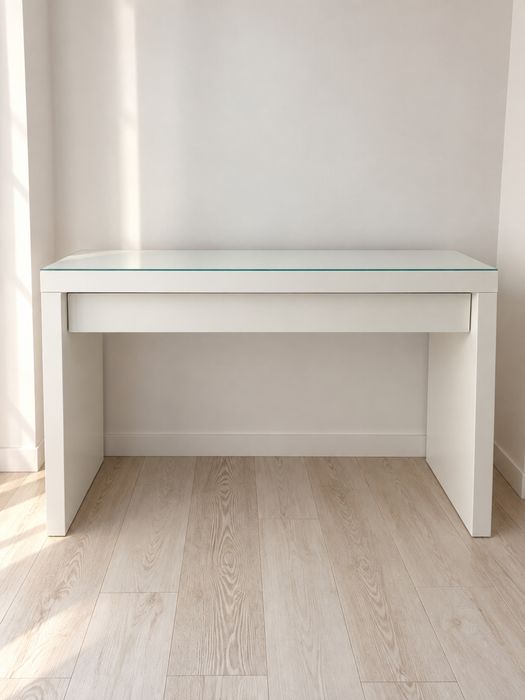 Toucador / Secretária IKEA MALM Branco com Vidro – 120 cm