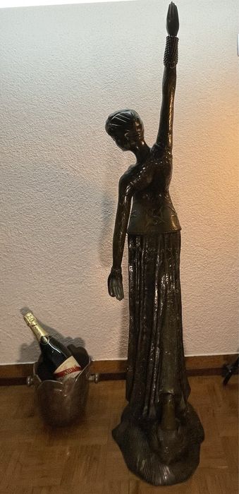 Replica em bronze de original de Demetre Haralamb Chiparus com 126 cm