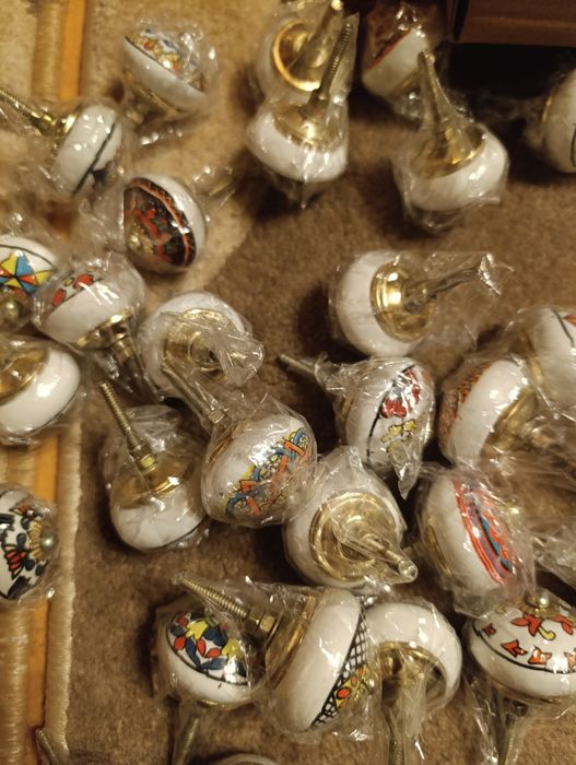 Керамічні ручки до меблів