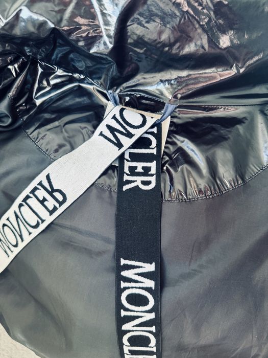 Пуховик Moncler розмір M