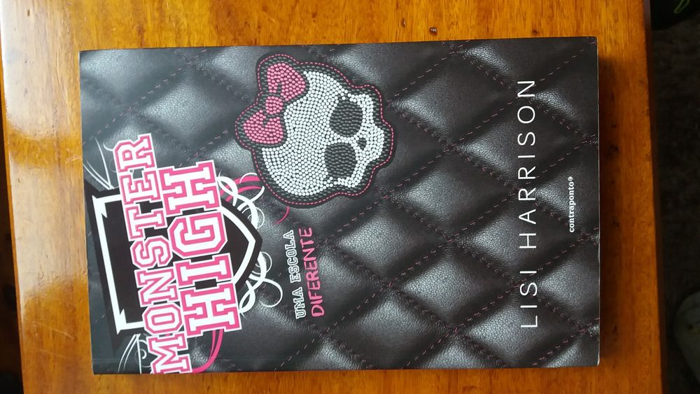 Livro Monster High