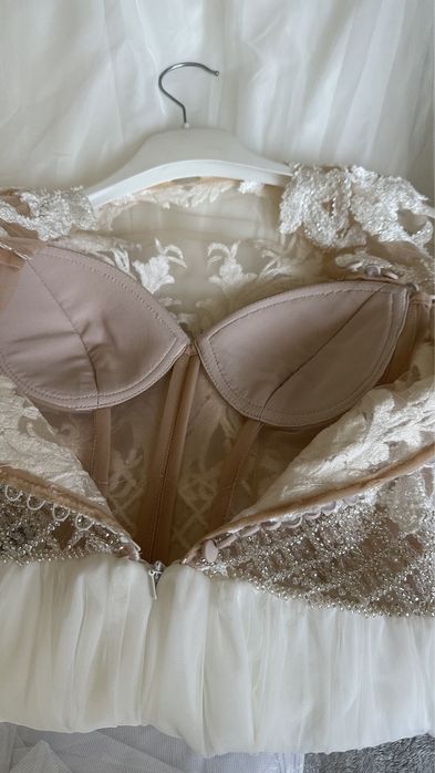 Весільна сукня з салону