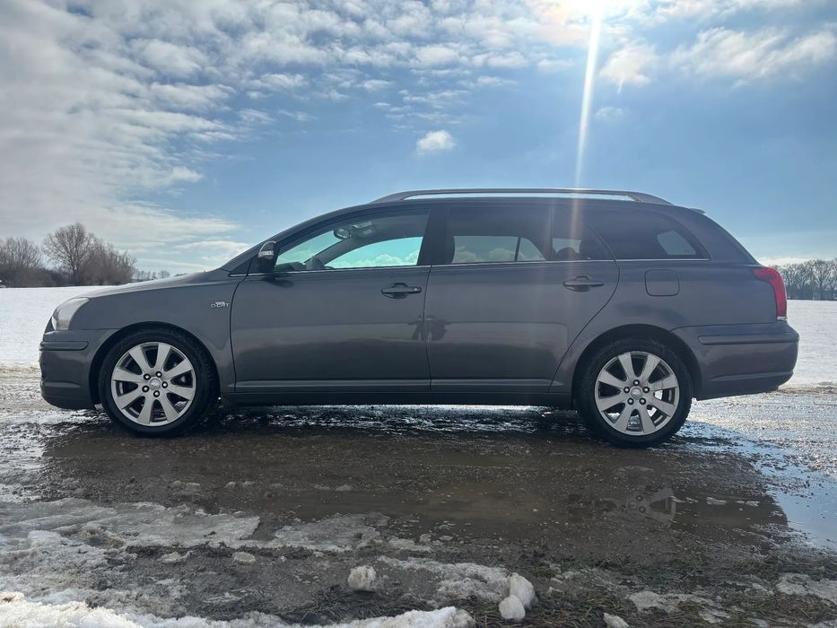 Toyota Avensis Zadbana - 0 rdzy - świeżo sprowadzona z Niemiec - POLECAM