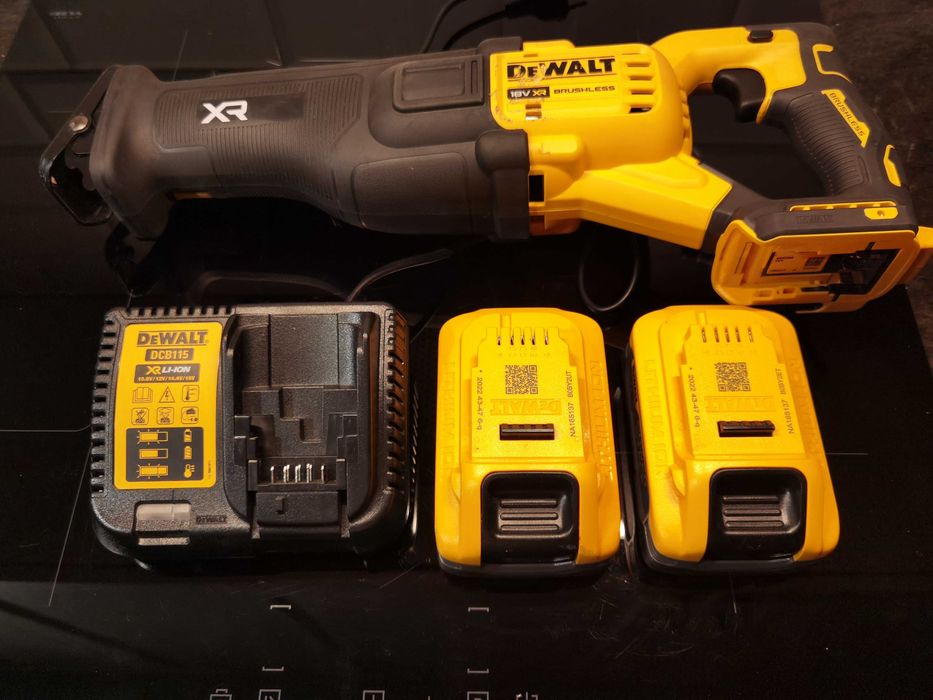 Piła szablasta dewalt dcs386 H2T + 2x 5ah DCBP518 powerstack