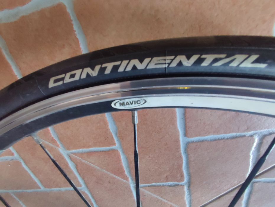 Bicicleta de estrada em carbono GOKA