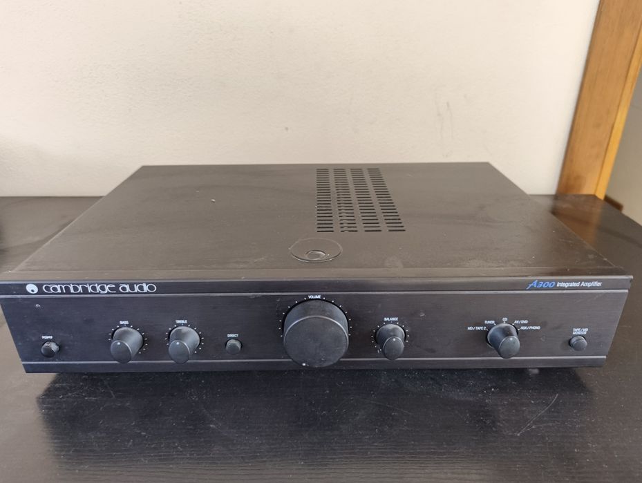 Wzmacniacz Cambridge Audio A300