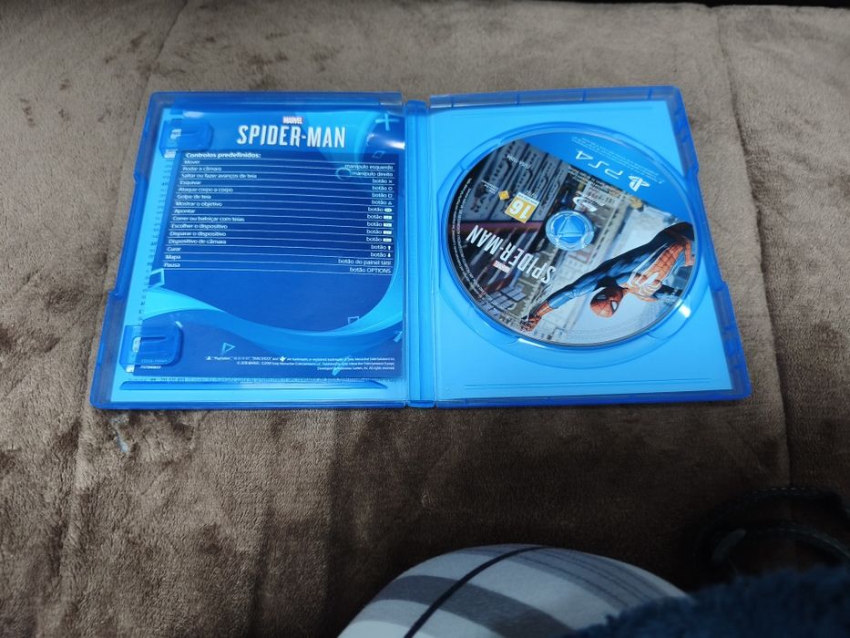 Jogos PS4 call of duty Infinity Warfare e  Marvels Spiderman