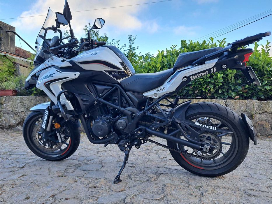Vendo minha benelli trk 502 bom estado  revisões feitas mota em muito bom estado