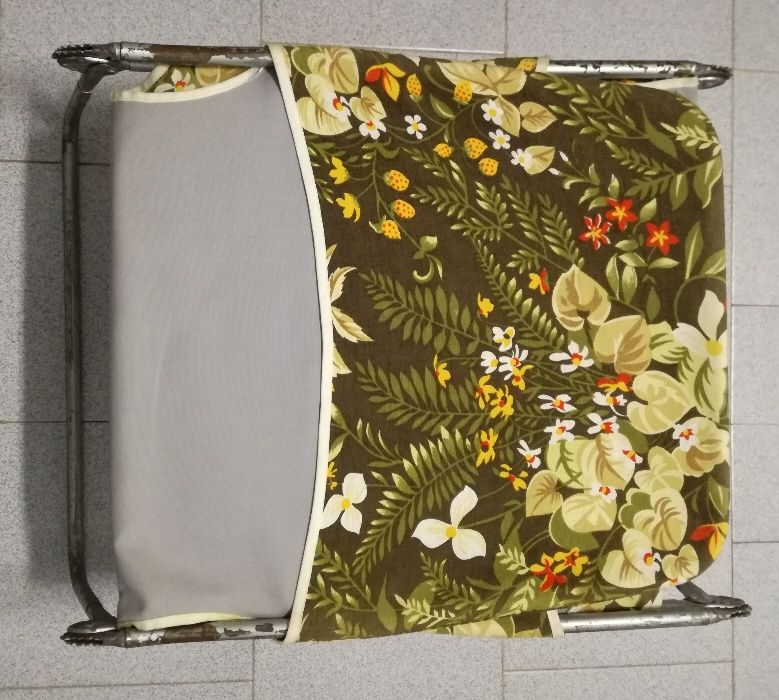 Cama articulada para campismo ou jardim