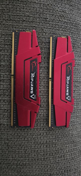 Kit RAM G.Skill Ripjaws V 8GB (2x4GB) DDR4-2400MHz Red