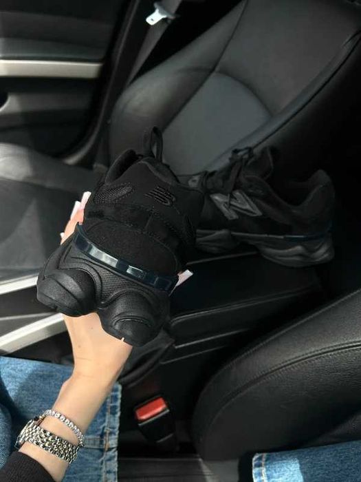 New Balance 9060 Triple Black Rozmiar 44