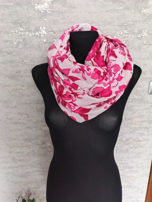 Komin różowo biały w kwiaty