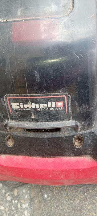 Corta relva a bateria