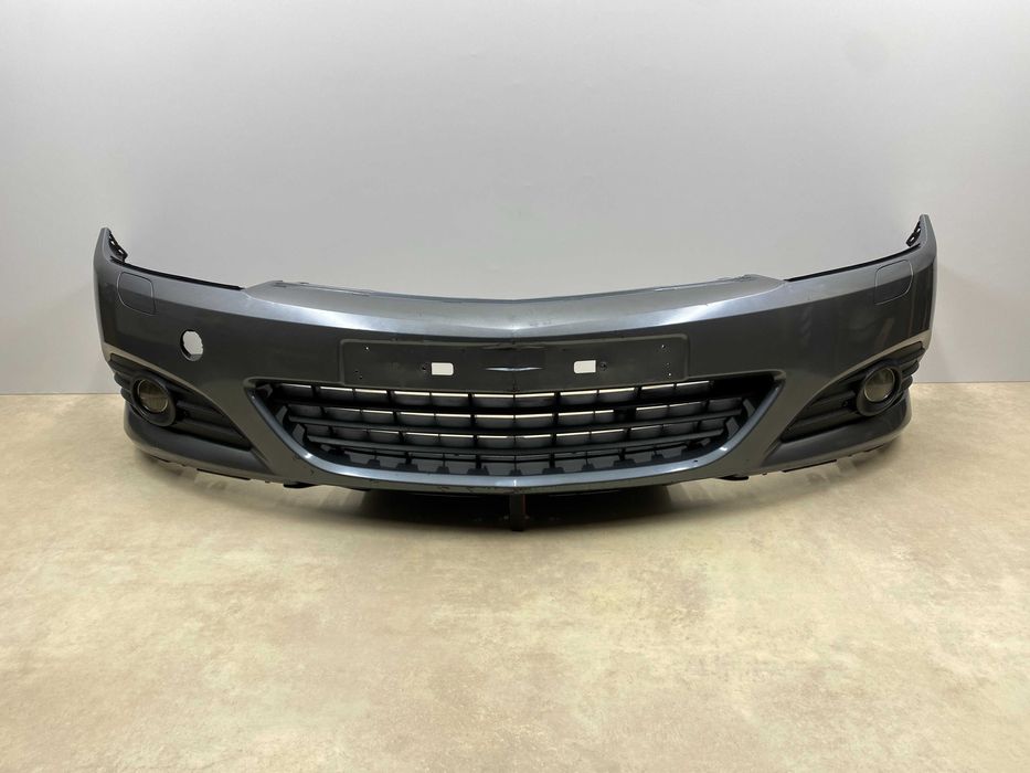Передній бампер Opel Astra H GTC