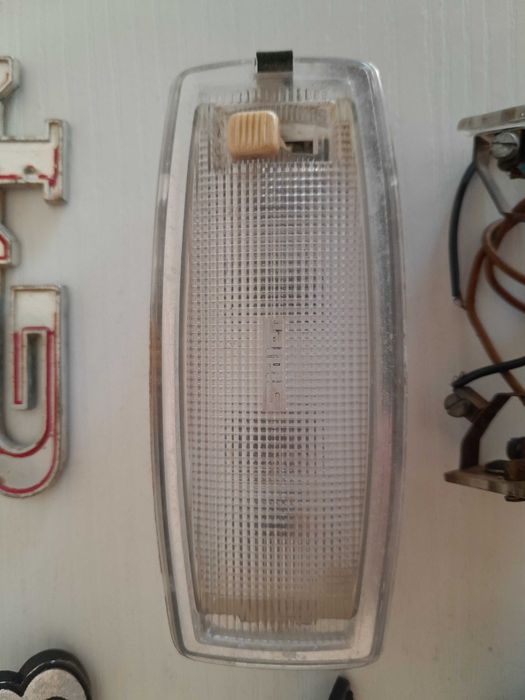 Antigos e classicos legendas emblemas luz interior marcha atras