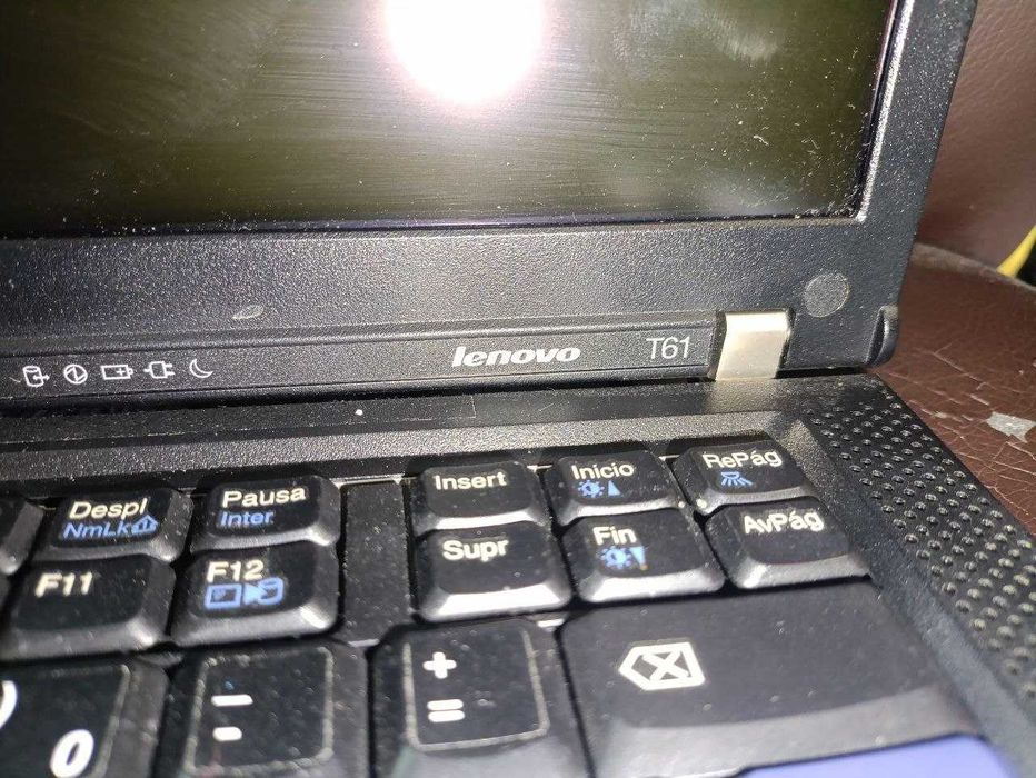 Ноутбук Lenovo ThinkPad T61 / 14