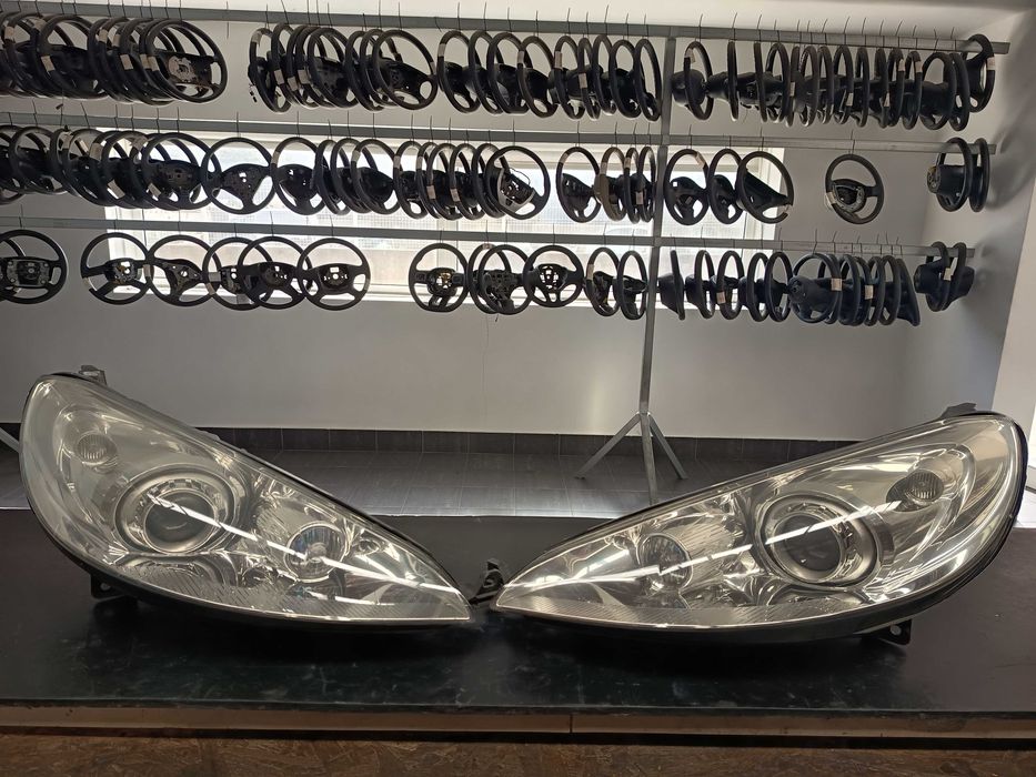 Farois frente Peugeot 407 coupe  xenon ano 2008