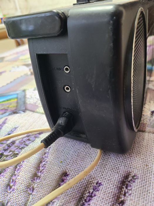 Магнітола  Grundig.