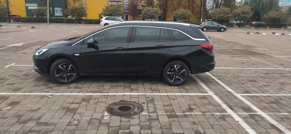 Продам Опель Астра 2017.